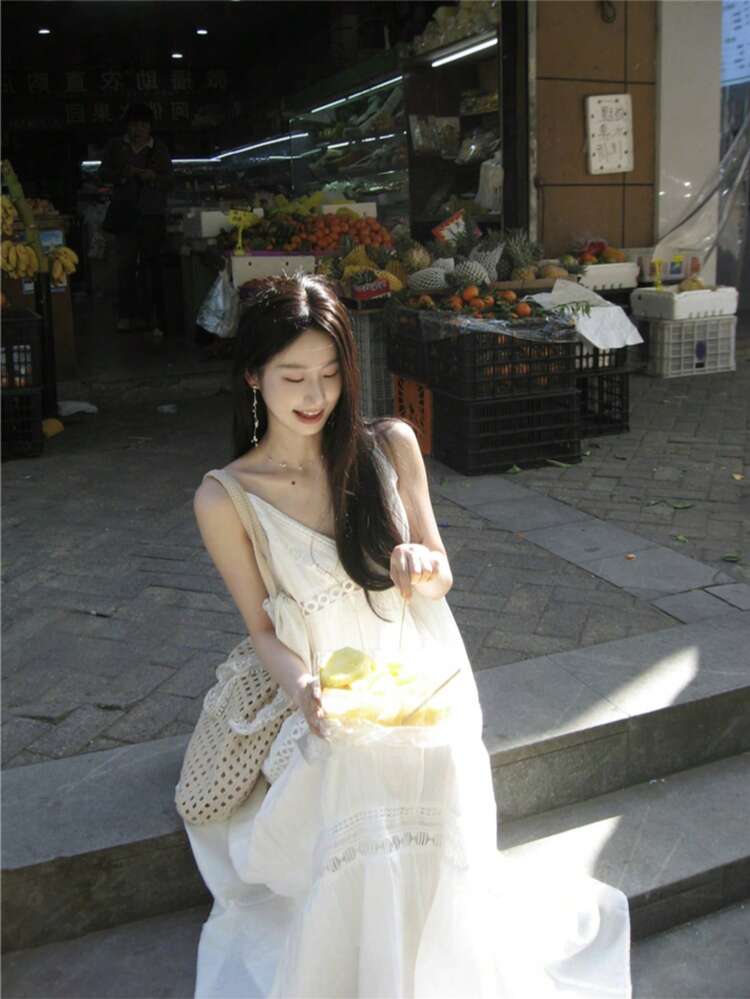 宽松白色拼布蕾丝边吊带背心裙，飘逸修身 - 白色 - 查看 7