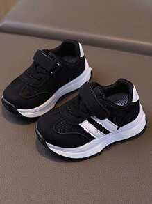 1 双儿童休闲鞋，新款春秋婴幼儿软底婴儿鞋，适合男孩和女孩