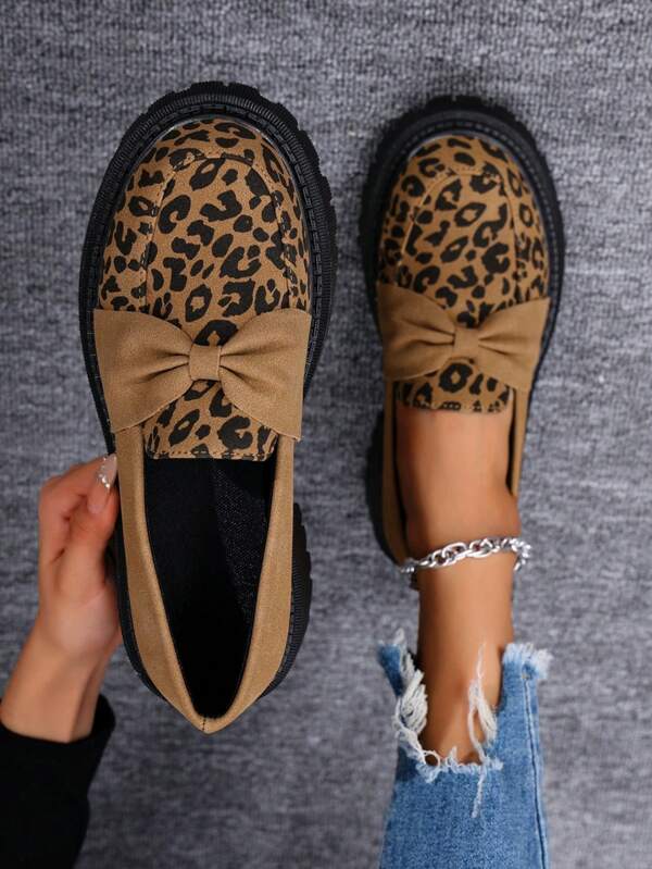 Mocassins Casuais de Slip-On com Estampa de Onça para Mulheres Plus Size, Bico Redondo, Salto Quadrado, Adequado para Esportes ao Ar Livre