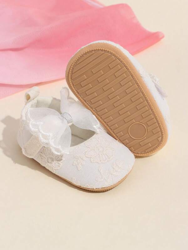 1 paire de chaussures de princesse Babies pour bébé fille, design brodé papillon, respirantes, antidérapantes, chaussures de marche pour tout-petits, convient pour le printemps/l'automne