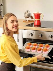 50 peças/100 peças Copo de Papel Mafen, Ferramenta de Cozimento de Cupcake de Papel, Suporte de Papel para Bolo com Borda Ondulada Dourada, Copo de Papel Antigordurado Colorido para Cozimento, Filme de Cozimento, Copo de Papel para Bolo com Boca Ondulada Dourada, Forma de Papel Alumínio Descartável para Cupcake, Bandeja Descartável de Cozimento de Cupcake de Papel