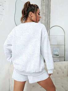 两件套休闲宽松卫衣短裤套装，骑士骏马印花，秋季穿搭，返校季，复古富贵风，机场穿搭，冬春皆宜 - 淺灰色 - 查看 3