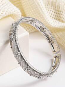 1pc High-Quality Vintage-Style Textured Snowflake Crafted Gold-Plated Bangle Bracelet With Rhinestones, Dual-Tone Regal Retro Luxurious Open Cuff Bracelet For Women, Suitable As A Festival Gift