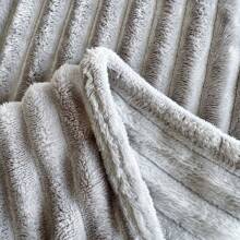 1 pièce Couverture en peluche moelleuse de couleur unie, couverture douce et chaude, polyvalente pour le canapé, le lit, les voyages, le bureau, la décoration de la chambre, un cadeau idéal pour les amis et la famille, à utiliser toute l'année