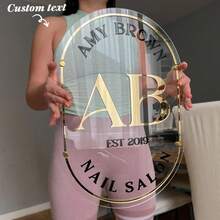 Personalisiertes beiges ovales Schild mit goldenen und schwarzen Buchstaben, goldener Umrandung, Montagematerial enthalten. Transparentes ovales Schild mit schwarzen und goldenen Buchstaben und goldener Umrandung, Montagematerial enthalten. Kundenspezifisches Acryl-Geschäftsschild für die Wand mit weißem Hintergrund, personalisiertes Geschäftsschild für das Büro