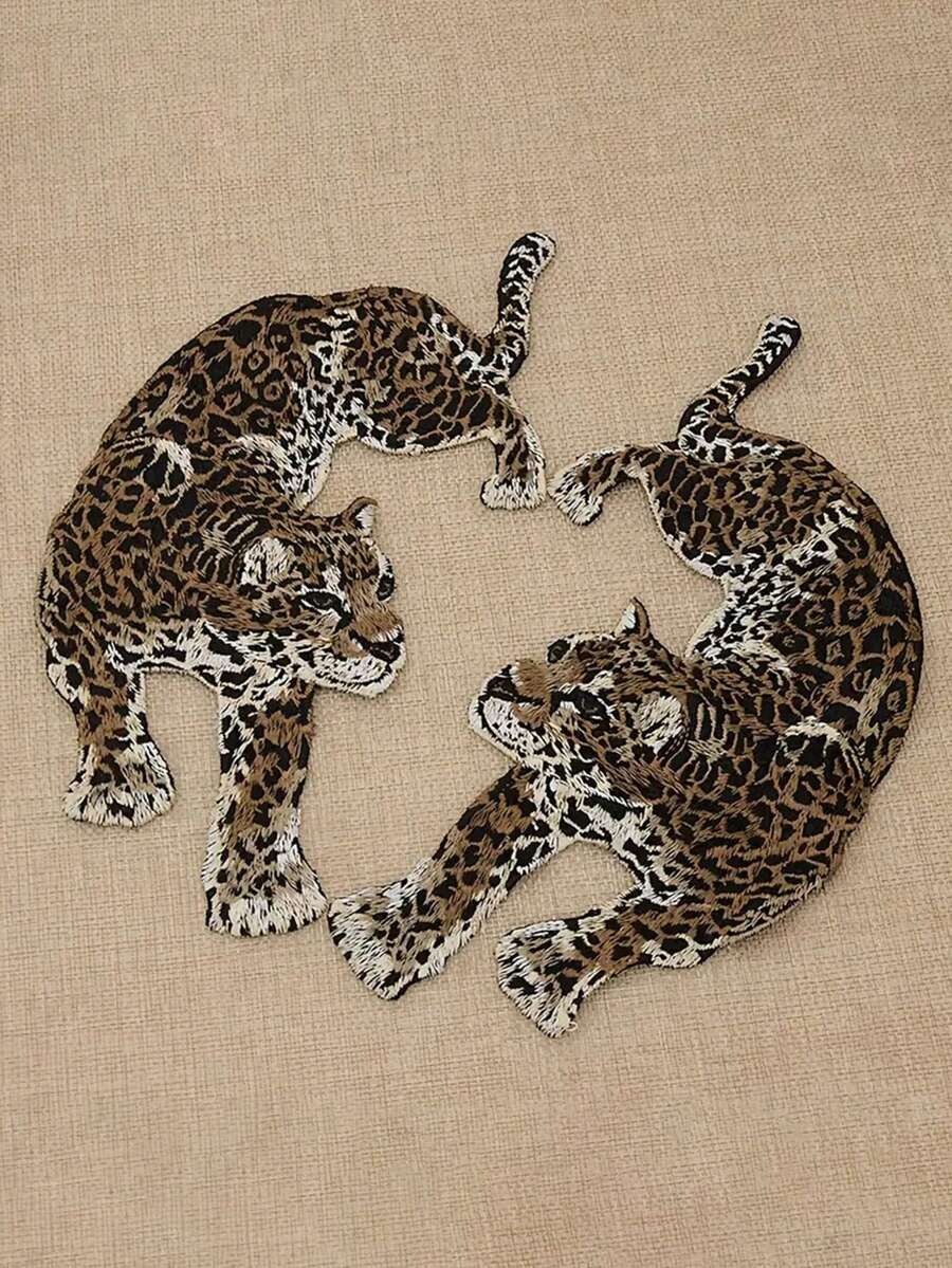Vải thêu họa tiết da báo thuộc bộ sưu tập Animal Series, thích hợp để may quần áo, giày dép, mũ, hành lý và làm phụ kiện DIY. Vải thêu có keo dán, có thể ủi lên vải. - Nhiều màu - Xem 1