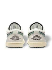 Air Jordan 1 Low 男士运动鞋，优质皮革，缓震舒适，经久耐穿，抓地力强，DC0774-001 - 無菸煤/玉煙/帆白/傳奇沙 - 查看 4