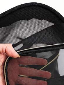 透明化妆包，防水便携，容量大。这是一款小巧便捷的女士旅行洗漱包。旅行必备品。女士包。大学必备品。旅行。女士包，度假必备品，化妆包，洗漱包，旅行必备品，旅行，包。化妆包，洗漱包，旅行必备品，女士包 - 黑與白 - 查看 11