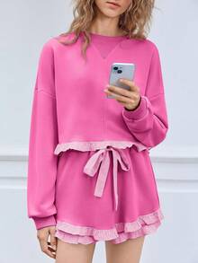 Fisoew Women's 2 Piece Lounge Sets - Summer 2024 Y2K Aesthetic Ruffle Trim Color Block Cropped Sweatshirt & High Waist Drawstring Shorts Casual Loungewear Set Cute Comfy Two Piece Outfit - 玫紅色 - 查看 4