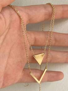 1 colar com pingente triangular geométrico minimalista e elegante em formato de V, gargantilha feminina, design sofisticado, adequado para todas as estações, ótimo presente para professores, volta às aulas para amigas e filhas