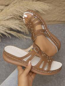 Sandálias femininas plus size de verão, novas sandálias casuais, marrons, com bico redondo, peep toe, plataforma aberta, adequadas para uso diário, férias, praia, leves e confortáveis - Castanho - Ver 1