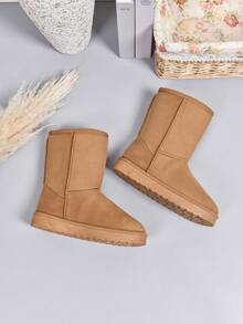 最新款冬季时尚中筒保暖雪地女靴，带毛绒，适合派对穿着