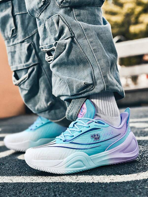 Chaussures de basket-ball pour hommes, design dégradé, unisexe, maille respirante, chaussures de sport à la mode, antidérapantes, chaussures de basket-ball d'entraînement extérieur, chaussures de basket-ball professionnelles pour l'entraînement et les matchs, chaussures de basket-ball pour femmes