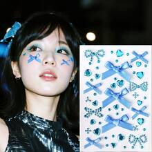 这款5件装蝴蝶结和心形脸部装饰贴，让您在几秒钟内打造甜美又不失个性的妆容，非常适合节日、音乐会或主题派对。闪亮的水钻、3D蝴蝶结和心形水晶的组合，为您的脸部增添层次感和闪耀光泽。 - 彩色 - 查看 9