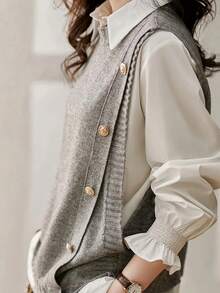 休闲简约欧美风百搭优雅成熟时尚无袖纽扣圆领针织背心，适合大码年轻女性，纯色