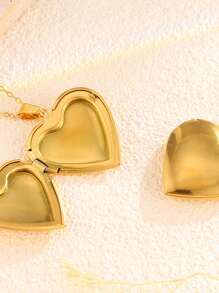 1pc Luxury Stainless Steel Non-Fading Heart-Shaped Engraved Openable Locket Necklace, Suitable For Women's Daily, Festival, Vacation, Dating, Engagement, Wedding, Can Be Gifted To Friends, Family, Lover As Jewelry Accessory