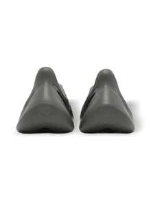 Adidas Yeezy Foam RNR 男女通用运动鞋，泡沫橡胶混合材质，耐用透气，时尚碳灰色 IG5349 - 碳 - 查看 5