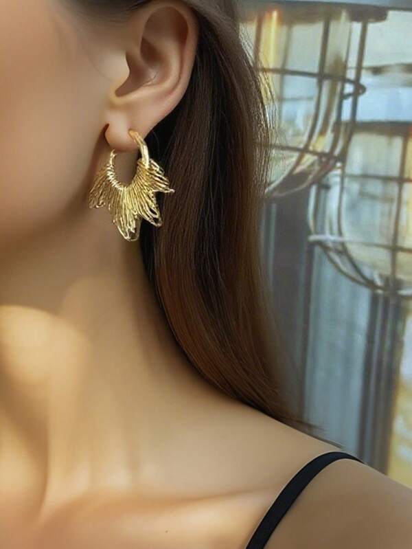 1 paire de boucles d'oreilles créatives et élégantes en forme de cercle asymétrique avec texture métallique, pour femmes