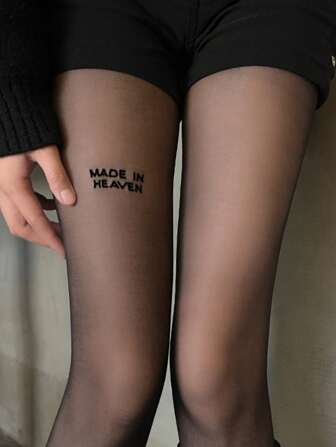 1/2 paire de collants pour femmes avec broderie de lettres, article de mode de couleur unie, plusieurs styles disponibles, convient aux femmes de moins de 50 kg