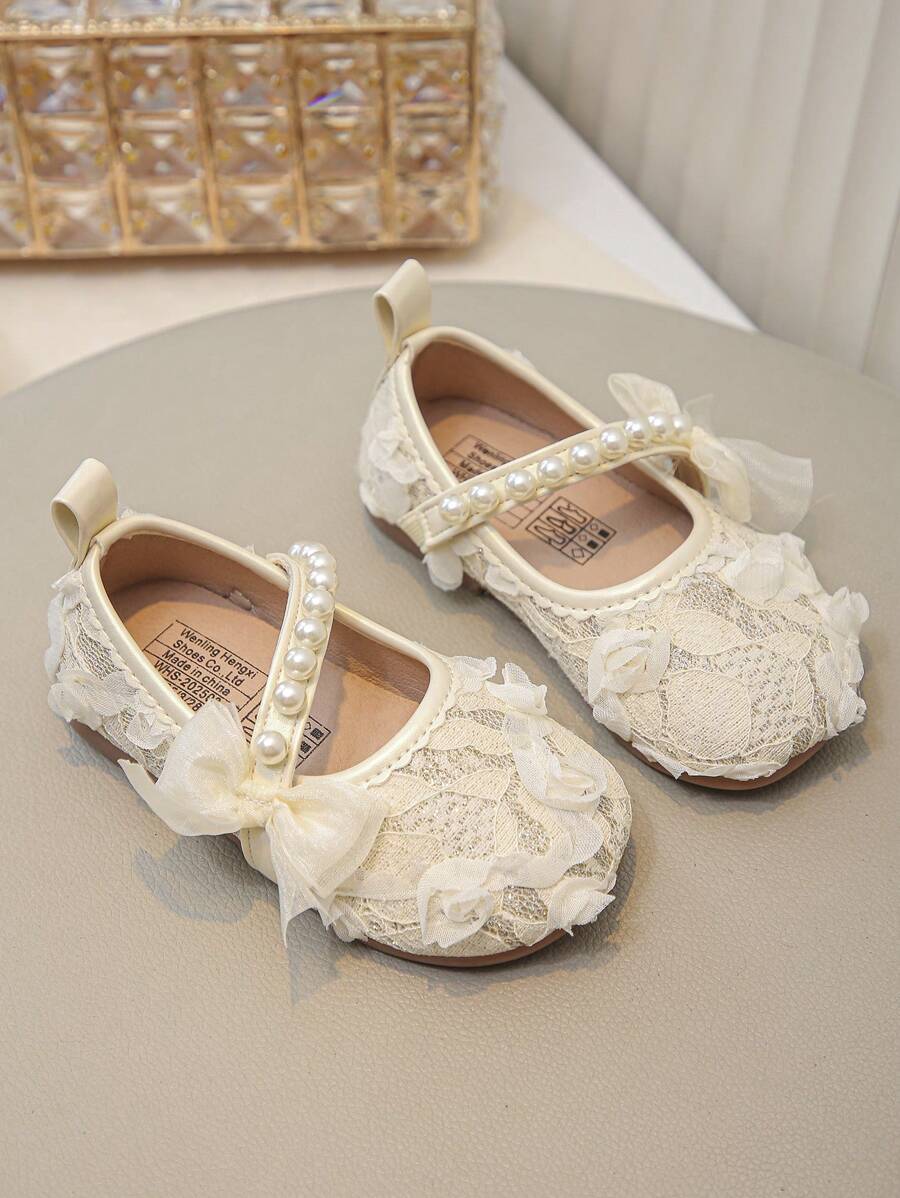 1 Pair Girls' New Fashion Elegant Minimalist Pearl Embroidered Mesh Breathable Material Handmade Pearl Bow Decor Elastic Band Floral Trim Soft Wear Comfortable Non-Slip Flat Princess Sandals, Suitable For Dresses, Piano Performance, Spring/Summer/Autumn