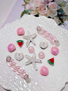 12 pièces Mignon (étoile de mer pailletée, coquillage rose, pastèque, cœur ondulé) Clips de chaussures, décorations DIY, accessoires de chaussures multifonctionnels pour sandales, pantoufles et sacs de plage des femmes - cadeaux parfaits pour les fêtes et les occasions spéciales