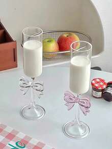 1pc Nordic Style Embossed Bow Glass Cup, Ins Aesthetic High-Quality Latte Mug, Creative Bow Decor Beverage Cup, Holiday Gift, Birthday Blessing, Party Supplies, Gift For Boyfriend/Girlfriend