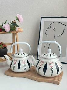 一套郁金香造型的咖啡壶、茶壶和咖啡机——非常适合家用厨房冲泡咖啡和阿拉伯风味饮品，也适合户外露营和雪地探险。这款便携式咖啡套装是馈赠亲朋好友的绝佳礼物。 - Tulip flowers - 查看 5