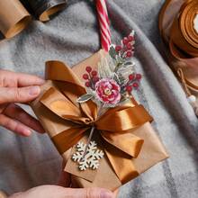 1 pieza, Ramas de pino con escarcha artificial y bayas, recortes de árbol de Navidad, ramas de cedro de Navidad para coronas y decoración navideña, tallos de árbol de Navidad de plástico para manualidades DIY