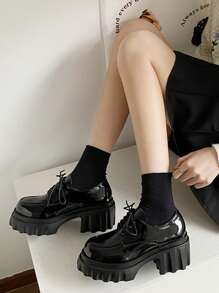 7.5厘米超高跟厚底英式牛津鞋，黑色漆皮粗跟防水台玛丽珍乐福鞋，系带休闲通勤鞋，百搭2025年秋季