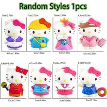 Sanrio Statuina decorativa di Hello Kitty di Sanrio, ornamento per auto, regalo di compleanno, decorazione a forma di gatto KT, decorazione. Giocattolo in confezione cieca, ornamento da scrivania fatto a mano per l'ufficio, ornamento per auto e regalo unico e creativo, in PVC fatto a mano, regalo per festival e compleanni [colore e stile casuali]
