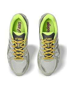 Asics Bodega X Gel Kayano 20 男士休闲运动鞋，米白色网眼鞋面，搭配翡翠绿凝胶缓震和荧光绿点缀 1203A621-201 - 綠色桉樹 - 查看 4