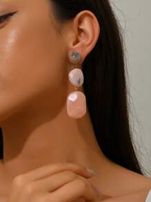 2 件优雅性感的不对称几何波浪仿玉树脂吊坠耳环，配金色心形耳钉，适合派对、度假和旅行佩戴。每件树脂饰品均采用独特的多色图案，模具痕迹属正常现象。 - 彩色 - 查看 5