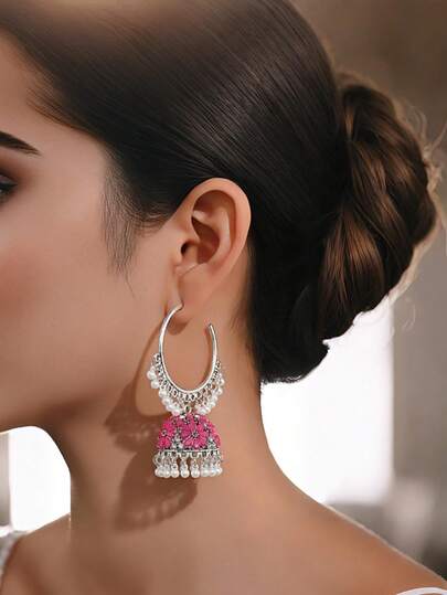 一对时尚迷人的水晶花朵吊坠耳环，宝莱坞风格仿珍珠吊坠首饰，优雅的巴基斯坦传统耳环，适合女性日常、节日、婚礼、派对佩戴，也是一份珍贵的珠宝礼物。