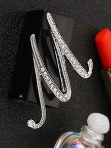 1 件 A-Z 字母水钻胸针 - 欧式风格，合金材质，镶嵌闪亮宝石，时尚别针，适合西装、衬衫、夹克、连衣裙、西装外套和毛衣，适合日常通勤、商务会议、约会和活动办公室配饰珠宝圣诞节万圣节衣服别针有趣可爱的教师礼物 - 銀色 - 查看 5