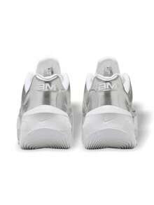 Nike Air Max Muse 男士运动鞋，白色皮革鞋面搭配金属银色覆面、纹理网眼鞋面和倾斜气垫，兼具时尚与舒适 FV1920-100 - 白色/金屬銀色 - 查看 6