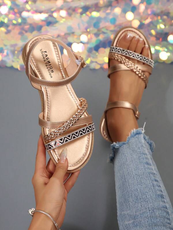 صنادل مسطحة مريحة مزينة بأشرطة من الراين مصنوعة يدويًا للنساء