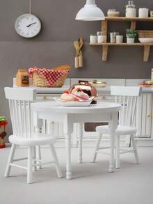 1:12 Puppenhaus Mini Weißer Esszimmertisch Set, 1 runder Tisch & 2 Stühle Miniatur Möbel Modell, Schlafzimmer Szene Dekoration, Vintage Esstisch, Schreibtisch Dekoration, Puppenhaus Zubehör, Handwerk, Retro Heim Dekoration Modell, Geschenk für Feiertage, Geburtstag, Weihnachten, Halloween, Farbe ins Leben bringen.