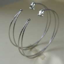 1 Pair Large European & American Fashion Double Hoop Cross Vintage Matte Texture Women's Non-Pierced Ear Clips Fake Earrings, Suitable For Vacation Party Exaggerated Silver Large Hoop Clip-On Earrings, Comfortable Elastic Ear Clips, (Ear Clip Tension Can Be Manually Adjusted By Gently Lifting, With Ear Clip Soft Padding) - Silver - View 7