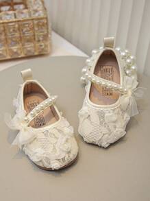 1 Pair Girls' New Fashion Elegant Minimalist Pearl Embroidered Mesh Breathable Material Handmade Pearl Bow Decor Elastic Band Floral Trim Soft Wear Comfortable Non-Slip Flat Princess Sandals, Suitable For Dresses, Piano Performance, Spring/Summer/Autumn