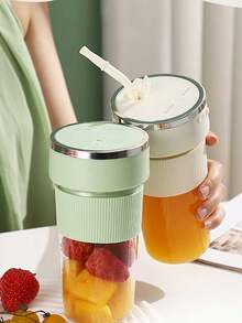 便携式榨汁机、迷你果汁杯、奶昔和碎冰机，适合家庭、学生宿舍和户外使用