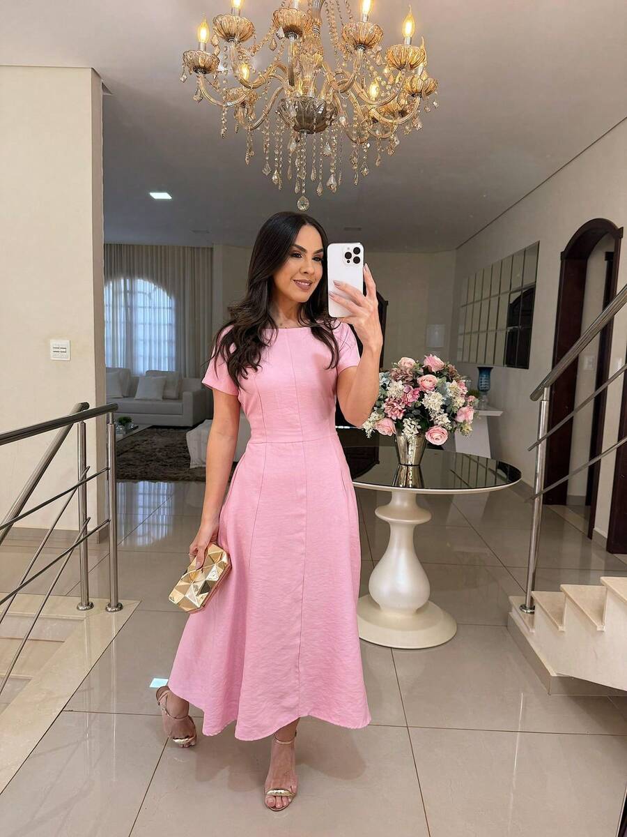 Elegant Midi Dress With A Flowing Fit And Fitted Design - Baby Pink - View 1