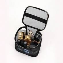 透明化妆包，防水便携，容量大。这是一款小巧便捷的女士旅行洗漱包。旅行必备品。女士包。大学必备品。旅行。女士包，度假必备品，化妆包，洗漱包，旅行必备品，旅行，包。化妆包，洗漱包，旅行必备品，女士包 - 黑與白 - 查看 9