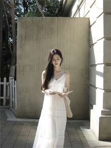 宽松白色拼布蕾丝边吊带背心裙，飘逸修身 - 白色 - 查看 1