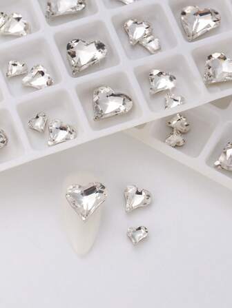 30Pcs K9 Crooked Heart Diamond Nail Charms Large, Medium And Small Nail Art Pointed Bottom Diamond Super Flash Love Diamond Heart Diamond Nail Supplies Nails Nail Gems