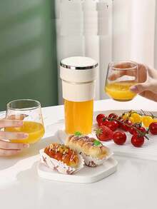 便携式榨汁机、迷你果汁杯、奶昔和碎冰机，适合家庭、学生宿舍和户外使用