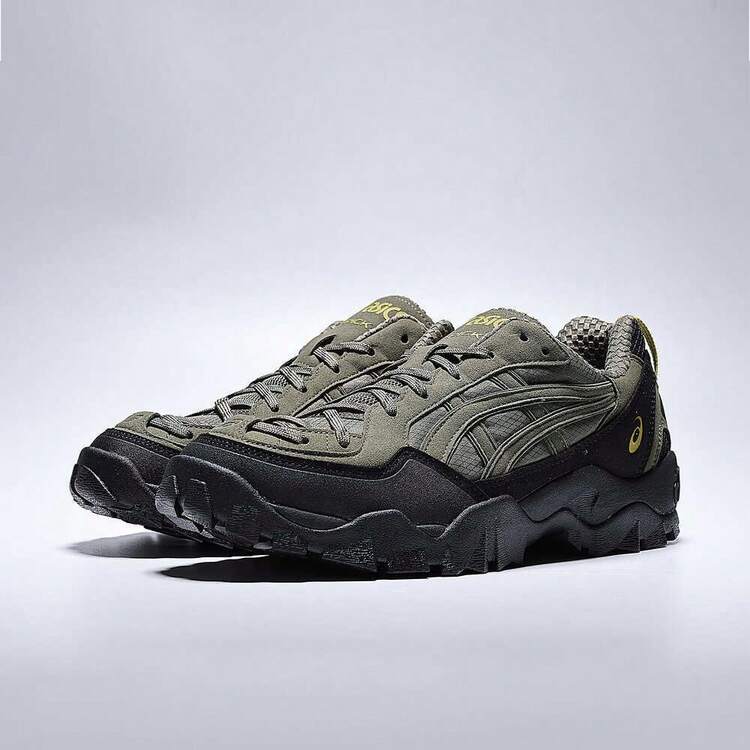 Asics Unisex GEL-PICKAX Casual Sports Shoes, Low-Top 1203A867-301