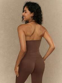 Yefecy 新款 Impact 运动瑜伽背心，女士健身瑜伽衫，运动服，露背褶皱内置胸罩罩杯上衣，春季款 - 棕色 - 查看 3