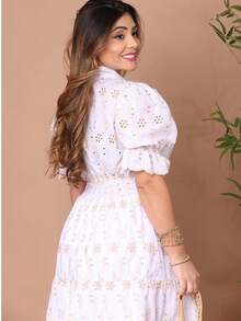 Women's Fashion Midi Dress In 3D Laise Fabric And Smooth With Elastex On The Back And Button On The Front And Lining - Two-tone White - View 4
