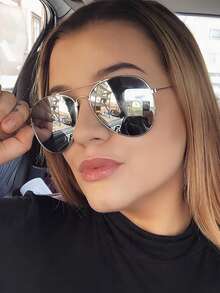 1pc 2025 New Fashion Women's Metal Aviator Fashion Glasses, Colored Lenses Fashionable Accessory, Suitable For Beach, Vacation, Outdoor Activities, Gift For Her, Holiday Present (The Product Is Fashion Glasses) Aviator Shape Shades - Silver - View 2