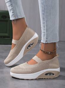 Fall/Winter Fashion Woman Vulcanize Platform Casual Sneakers Women Flats Mesh Breathable Running Walking Shoes Chunky Sports Shoes Plus Size